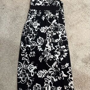 Chic Black and White Floral Maxi Skirt